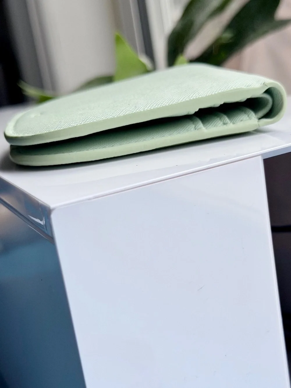 Poketo Vegan Saffiano Leather Dome Wallet In Mint - Picture 6 of 10